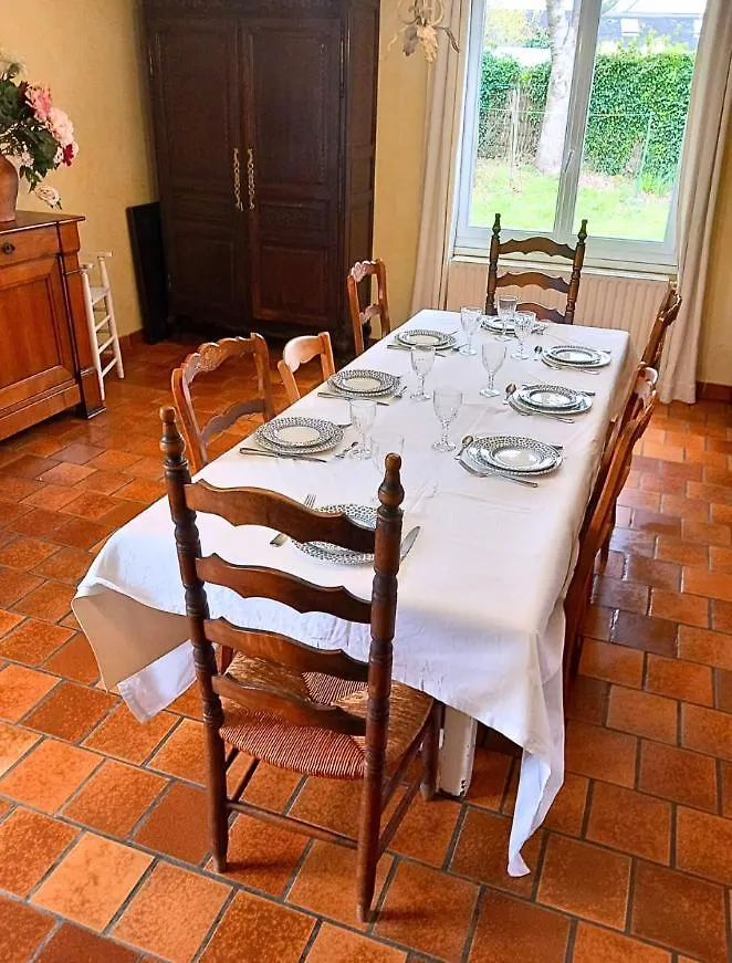 Maison Familiale , Mine D'Or A Pied Pénestin